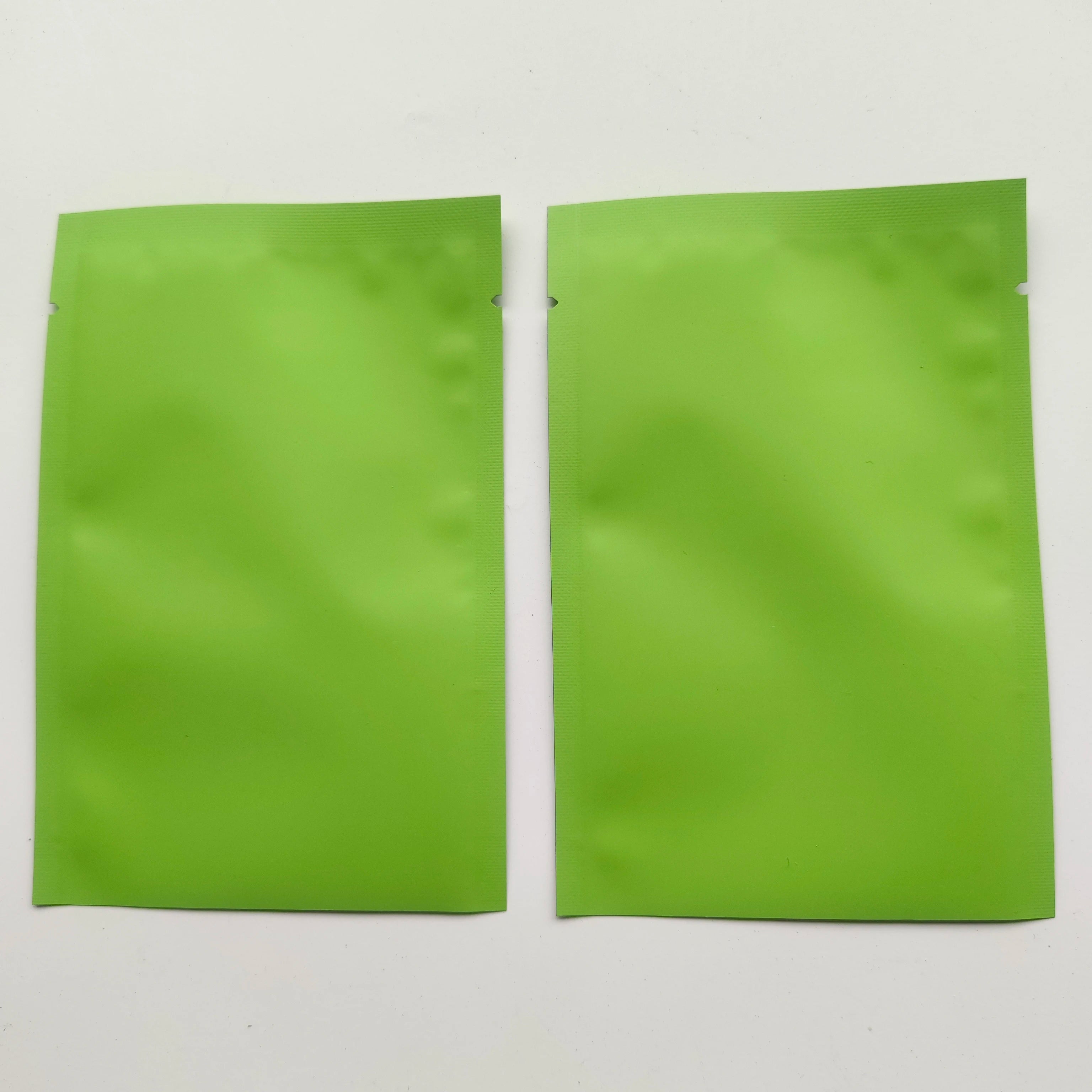 Sachets de rangement anti-odeurs multi-tailles, noir mat, à ouverture facile, scellables sous vide, en aluminium ou en mylar.