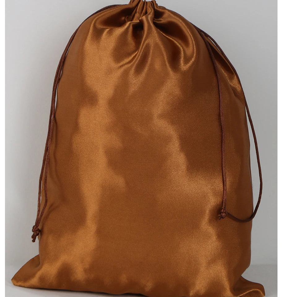 Pochette de rangement en satin 25x35cm, disponible en 20 couleurs, pour perruques ou extensions ; sac à cordon pour accessoires de voyage.