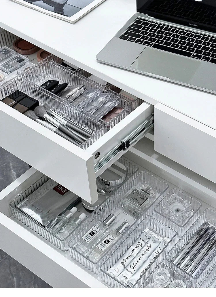 Ensemble de rangement modulaire transparent pour tiroirs, plateaux de rangement multi-usages pour maquillage, soins de la peau, ustensiles de cuisine et salle de bain.