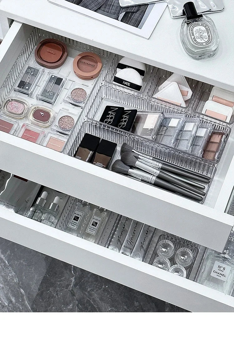 Ensemble de rangement modulaire transparent pour tiroirs, plateaux de rangement multi-usages pour maquillage, soins de la peau, ustensiles de cuisine et salle de bain.