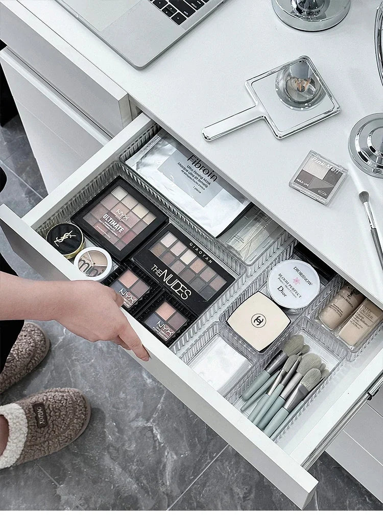 Ensemble de rangement modulaire transparent pour tiroirs, plateaux de rangement multi-usages pour maquillage, soins de la peau, ustensiles de cuisine et salle de bain.